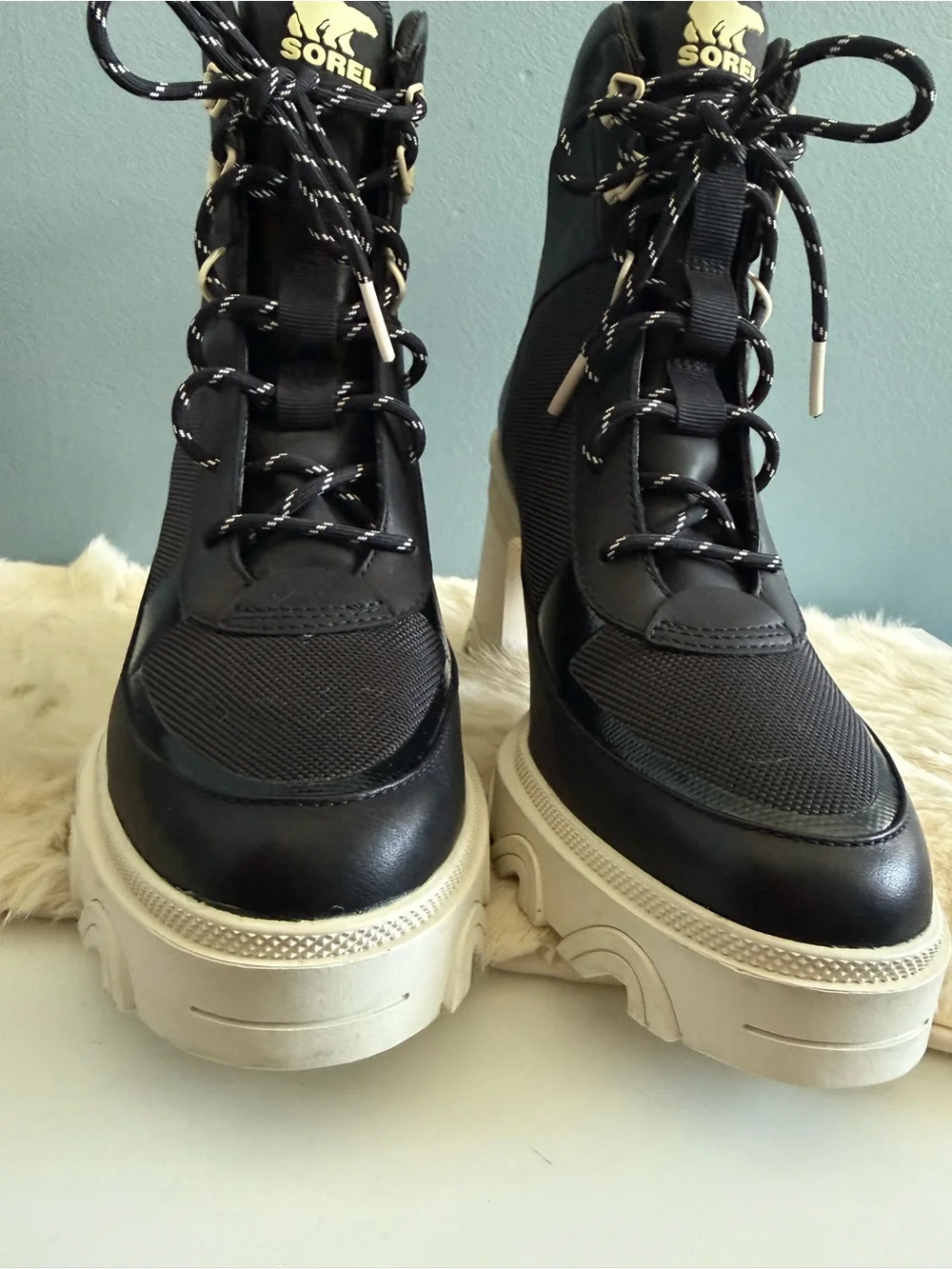 Sorel Women's Brex Heel Cozy Lace Boots